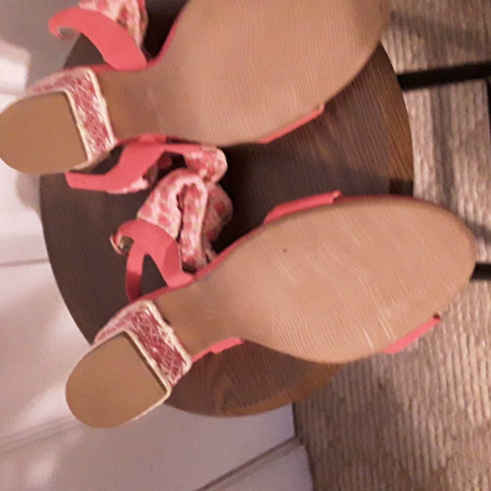 Shoes - Picture 3 of 4